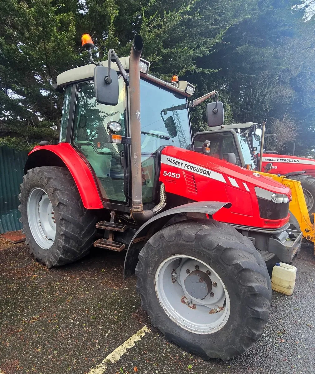 Massey Ferguson - Image 1