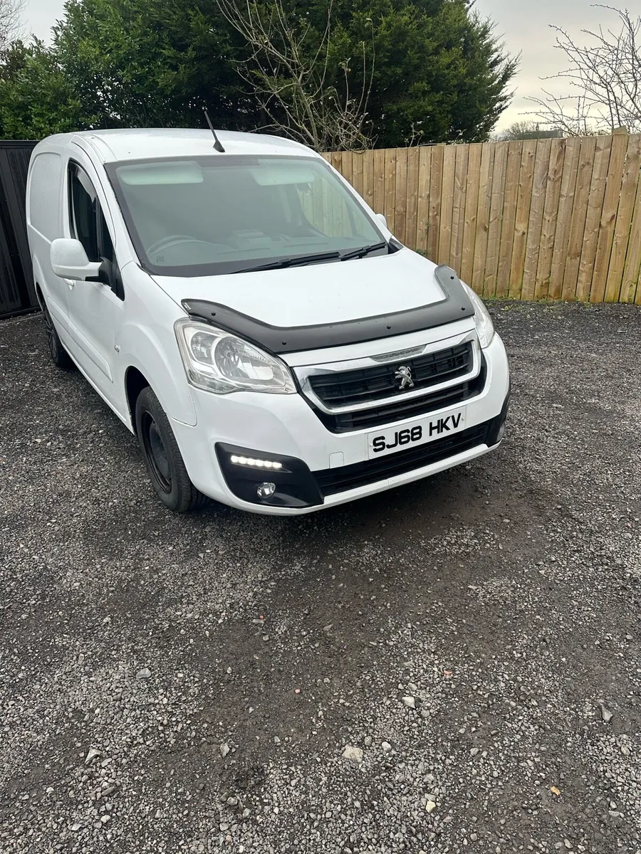 2018 Peugeot partner only 58000 miles - Image 2