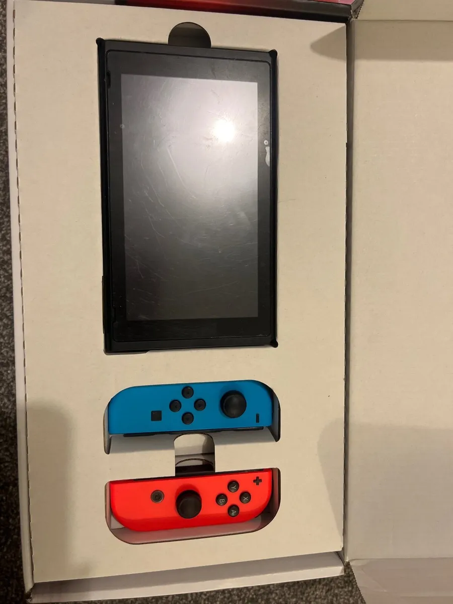 Nintendo Switch - Image 4