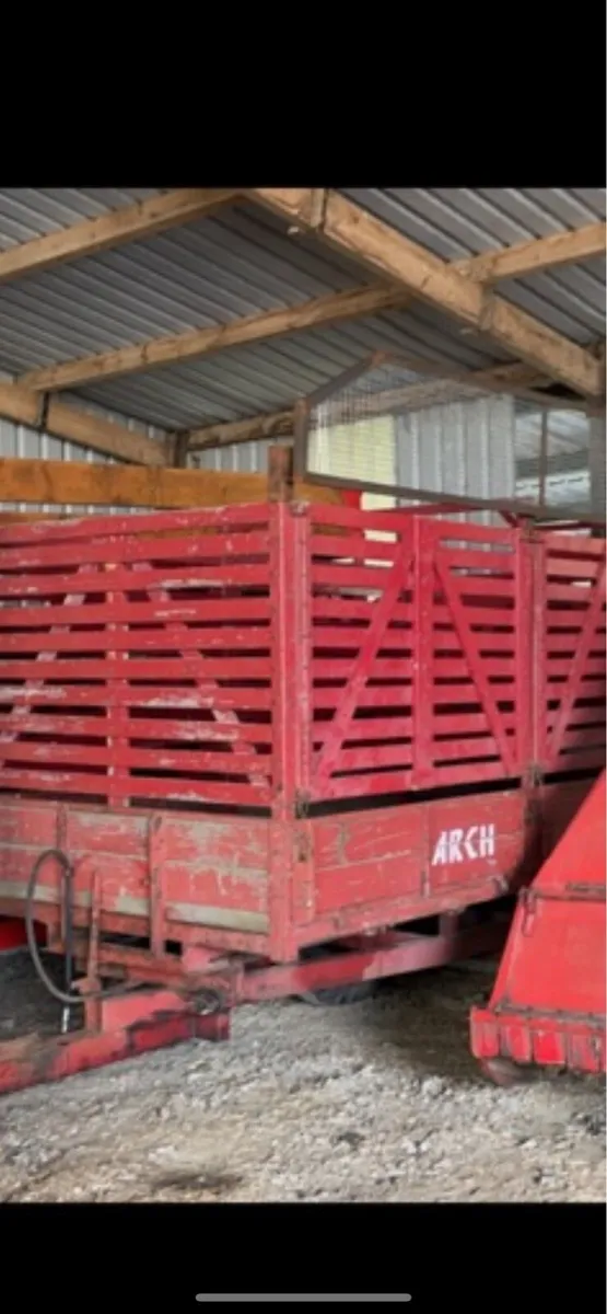 Arch trailer - Image 1