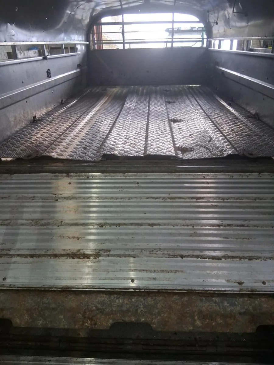 Nugent trailer with sheep decks 12x6 - Image 4