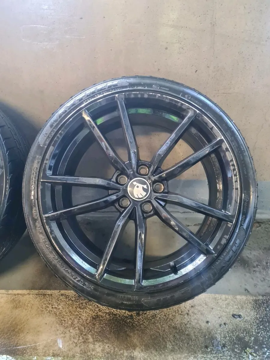 17inch black alloys ,14inch rim/tyres - Image 4