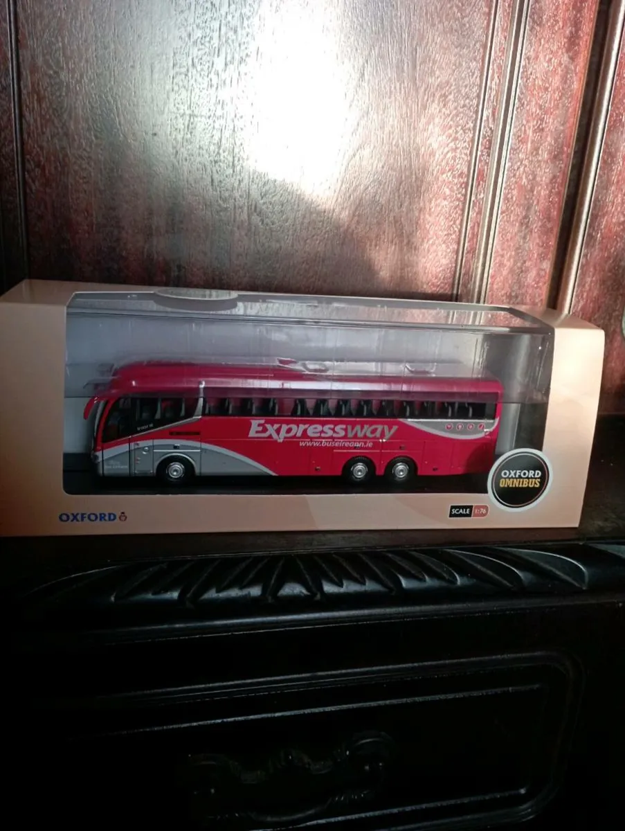 OXFORD IRIZAR I6; BUS EIREANN EXPRESSWAY  . - Image 1