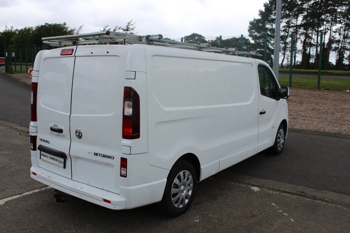 2017 Vauxhall Vivaro LWB Sportive - Image 4