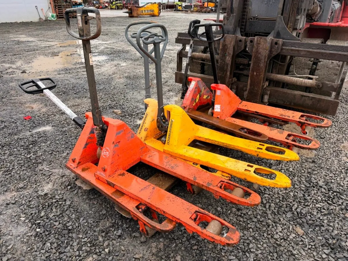 Pallet trucks for sale - Image 3