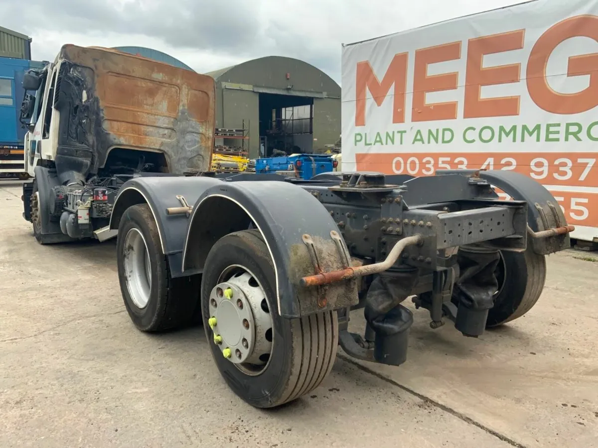 Renault D D320 REAR LIFT PARTS AND SPARES. - Image 3