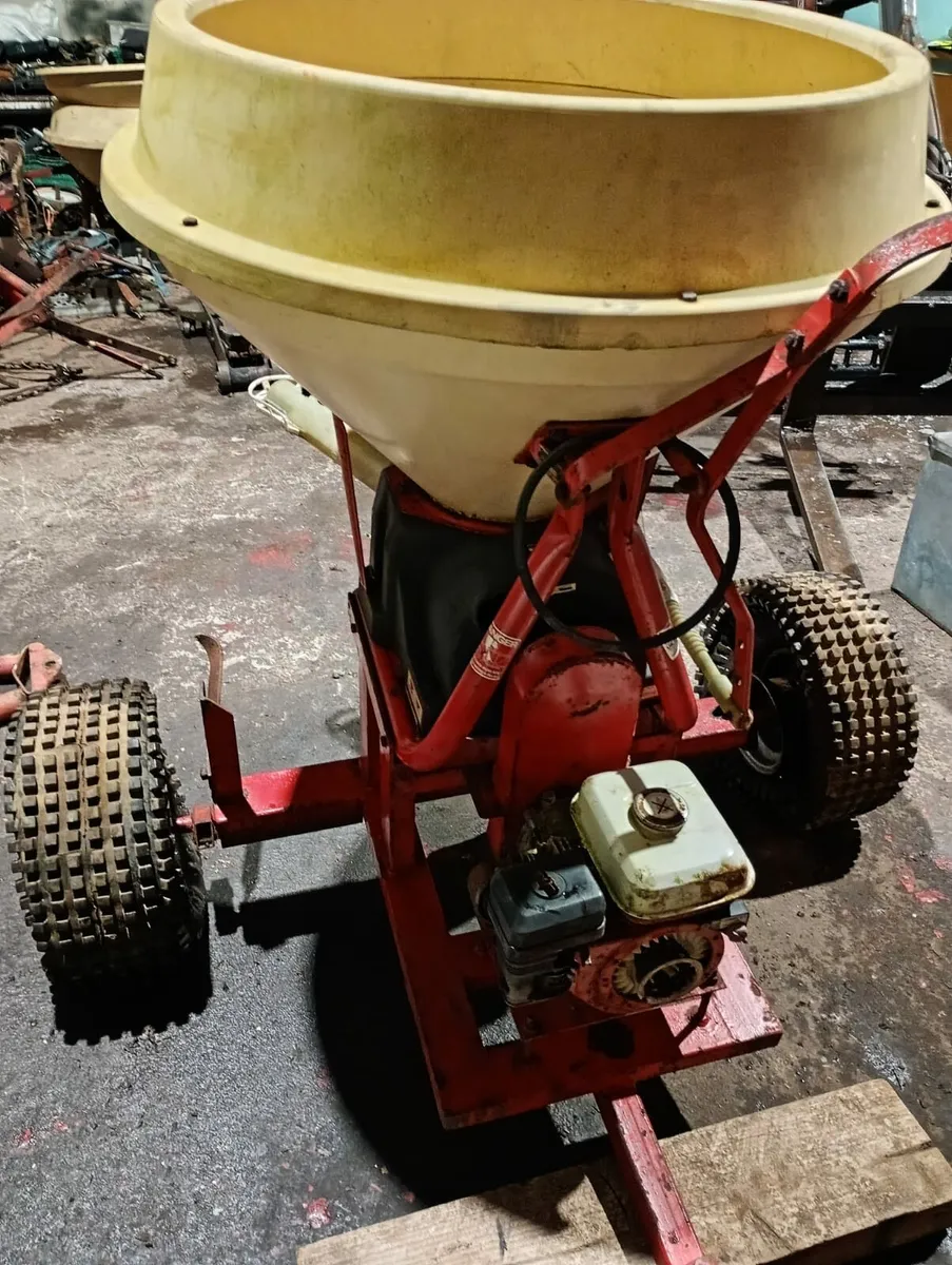 Vicon 302 Quad spreader & Vicon Spreaders - Image 2