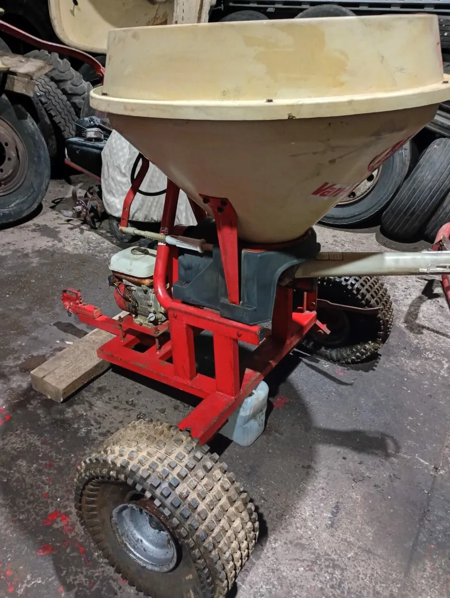 Vicon 302 Quad spreader & Vicon Spreaders - Image 1