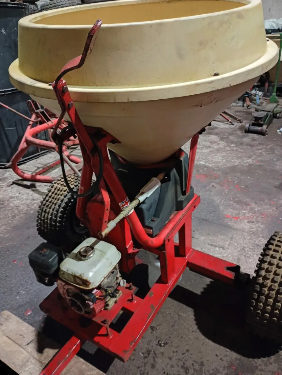 Vicon 302 Quad spreader & Vicon Spreaders - Image 3