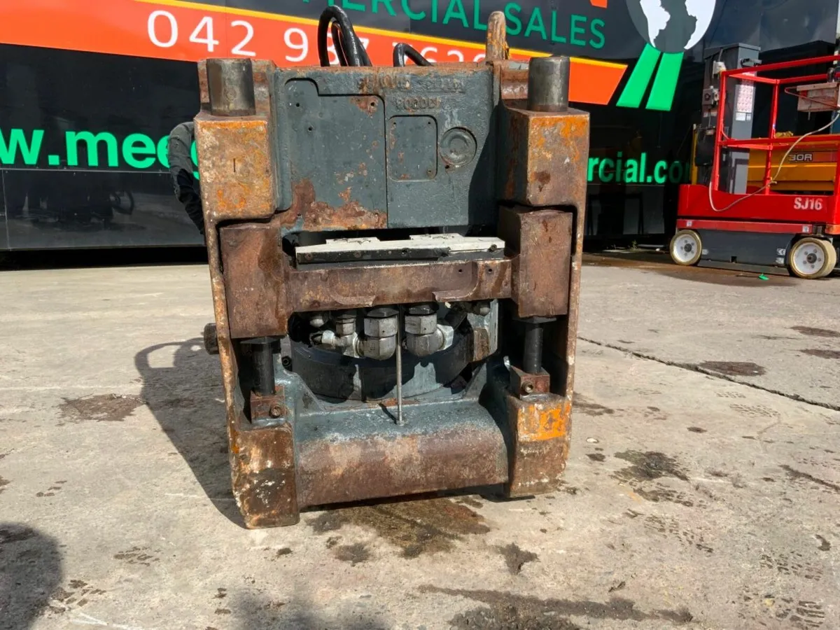 HKS FEEDTHROUGH TILTING Q/ HITCH...80mm PINS. - Image 3