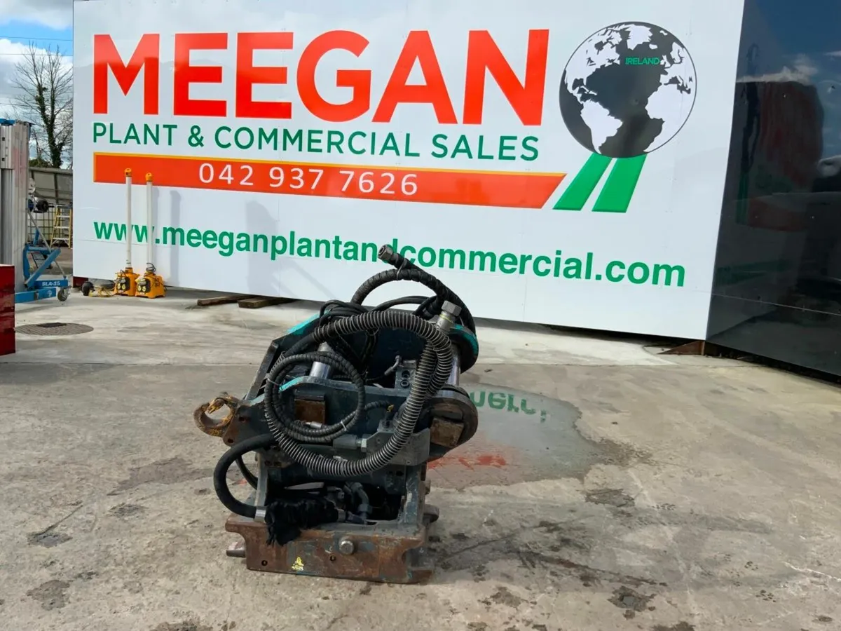 HKS FEEDTHROUGH TILTING Q/ HITCH...80mm PINS. - Image 1