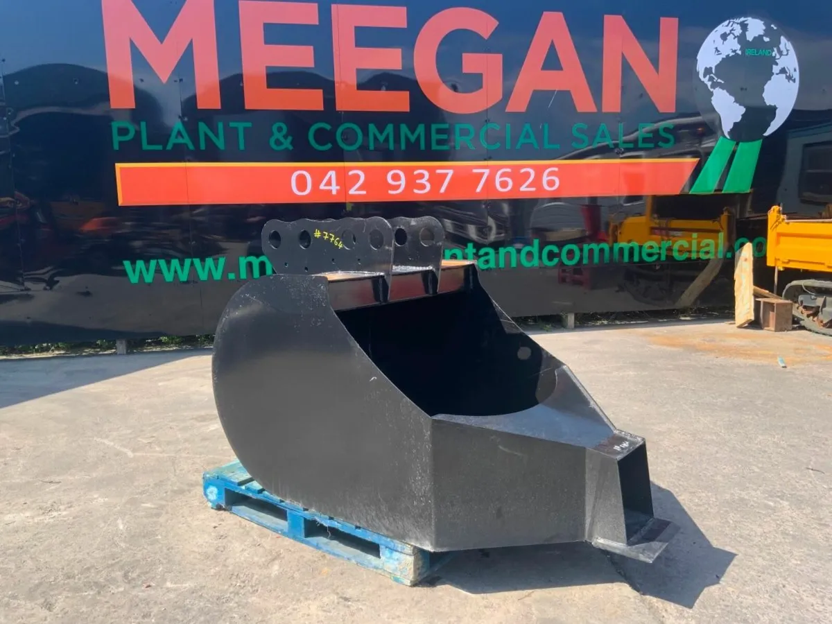 UNUSED CONCRETE POURING BUCKET.......7764. - Image 1