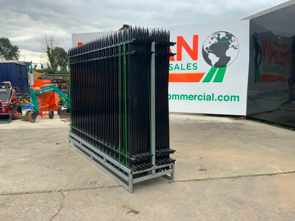 ARROW TOP METAL RAILING & POSTS.......35w. - Image 4