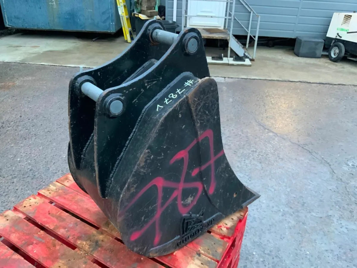 UNUSED 18" RHINOX BUCKET......45mm PINS........787 - Image 4