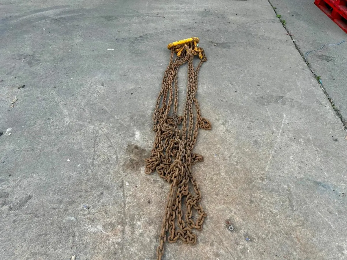 5.5 Metre ...6.7 ton ...lifting chains 4 LEG ..... - Image 3