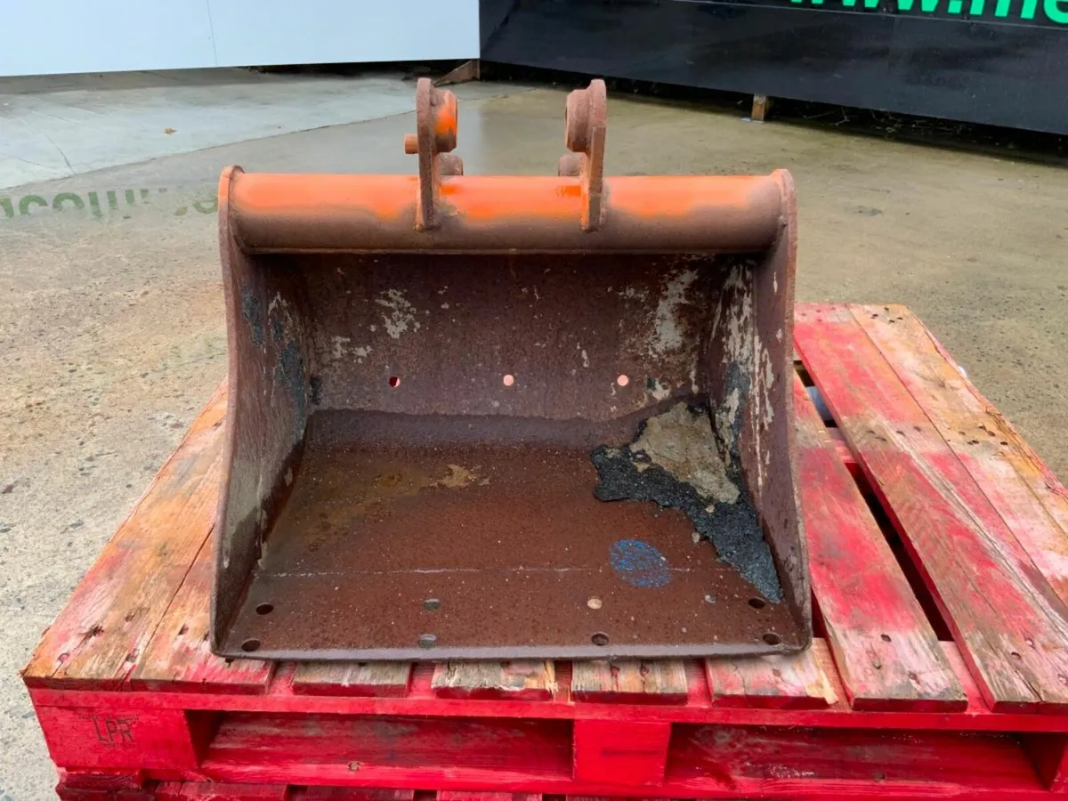 24"  MINI DIGGER BUCKET......30mm PINS........261v - Image 3