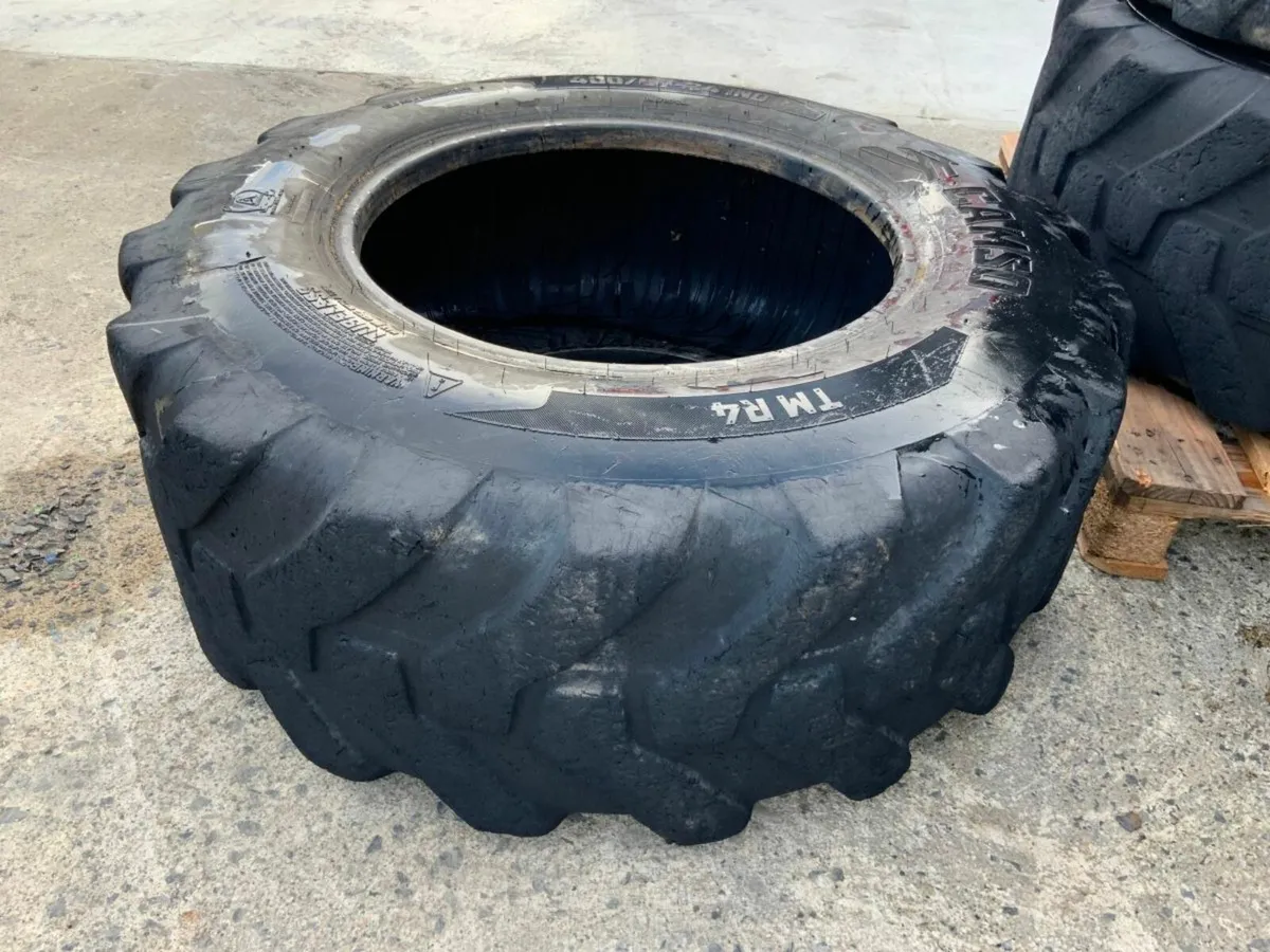 PART WORN 24" TELEPORTER TYRES.........244. - Image 2