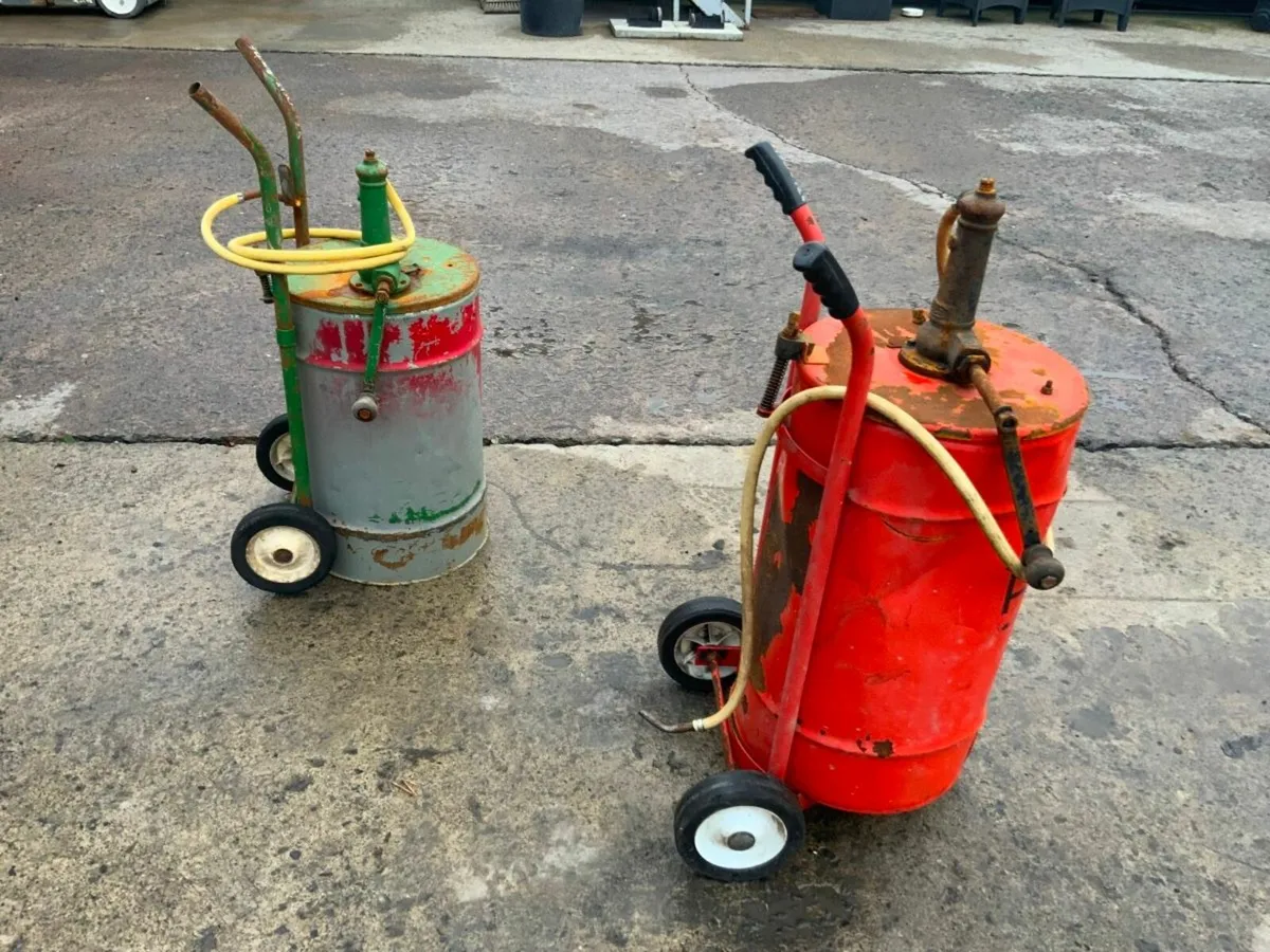 OIL DELIVERY PUMPS / TROLLEY.......CHOICE....34v. - Image 4