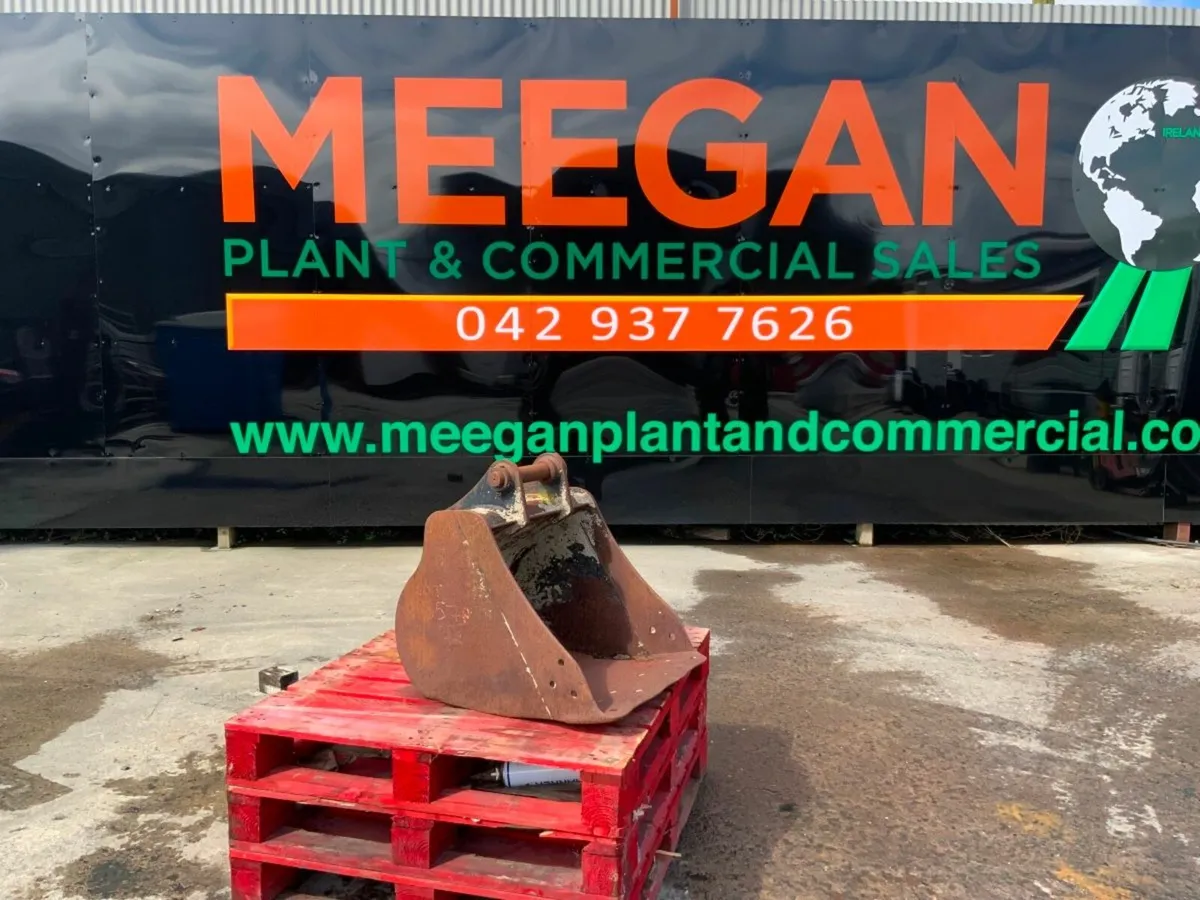 24"  CAT DIGGING BUCKET.......45MM PINS........140 - Image 1