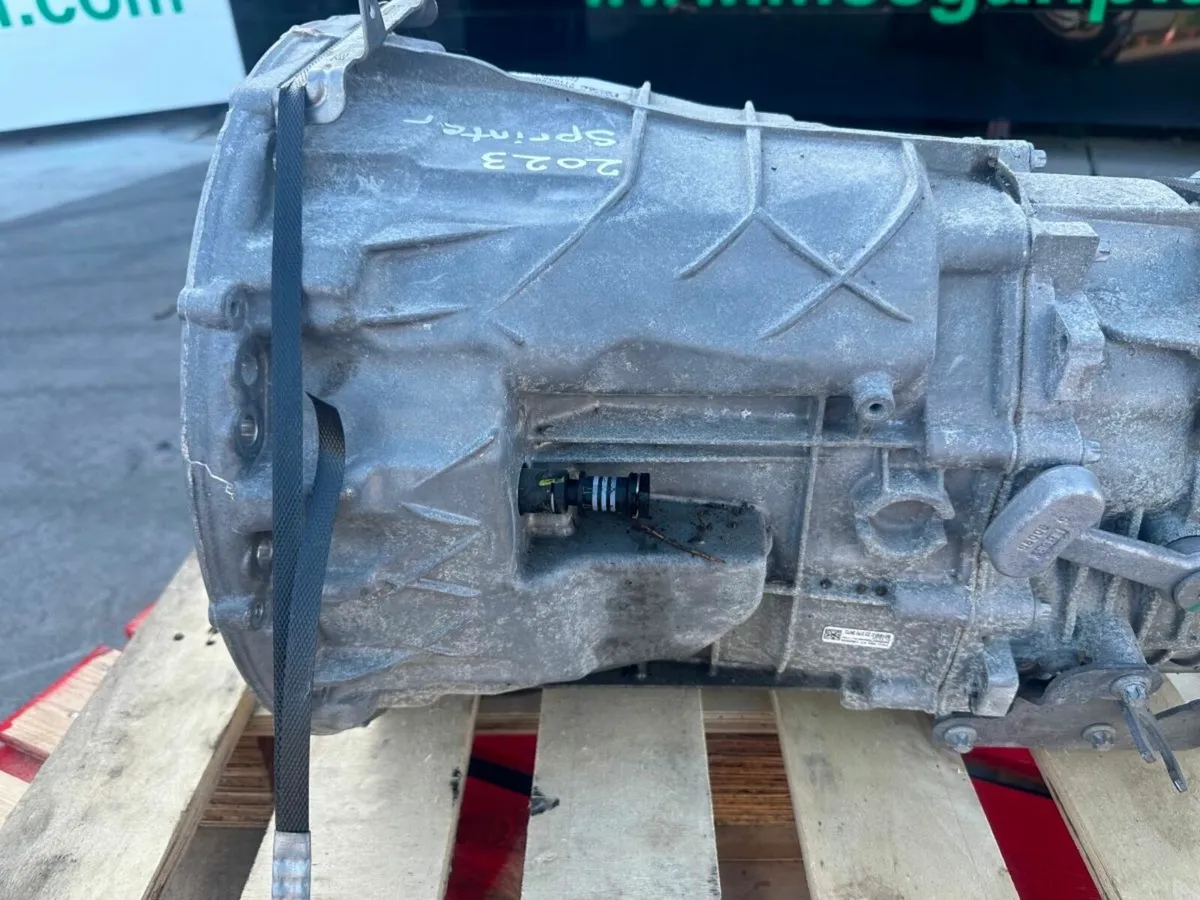 2023... MERCEDES SPRINTER...2.2 ...W907 GEARBOX - Image 4