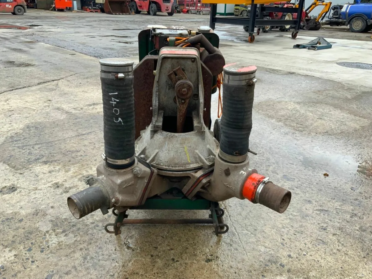 LISTER ENGINE DIAPHRAGM  WATER PUMP.....2068 - Image 4