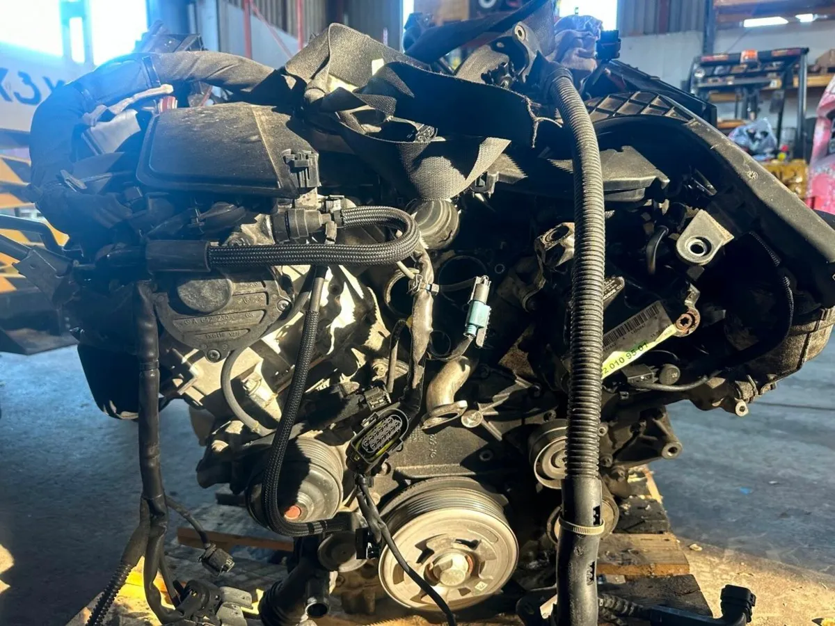 mercedes e350....engine........parts only...old un - Image 4