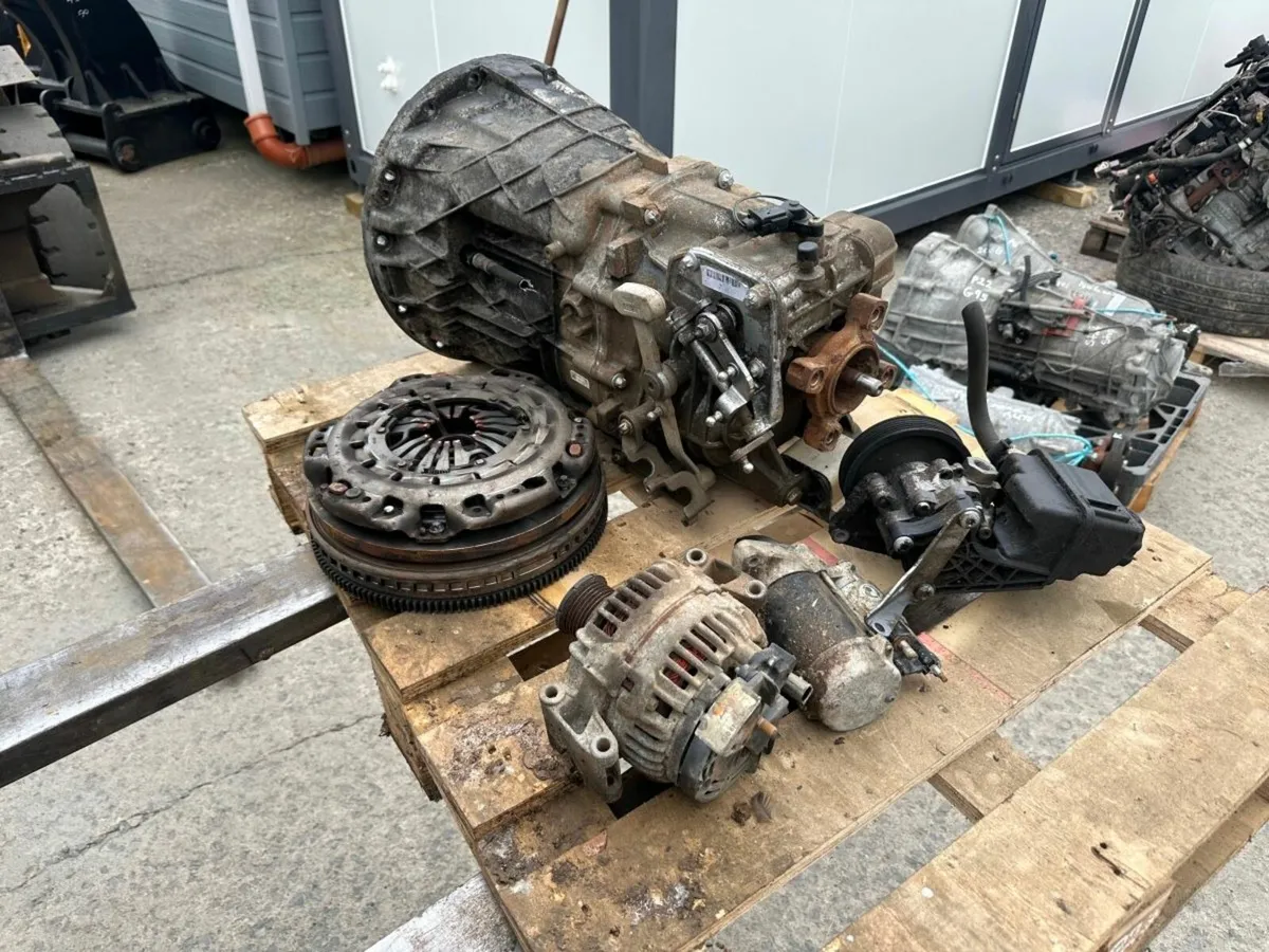 14 MERCEDES sprinter engine parts - Image 1