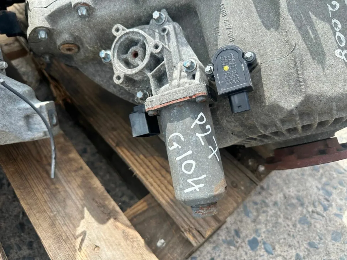 2008 Range Rover transfer box .....p27g104 - Image 3