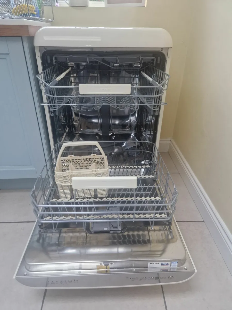 Smeg Dishwasher - Image 3