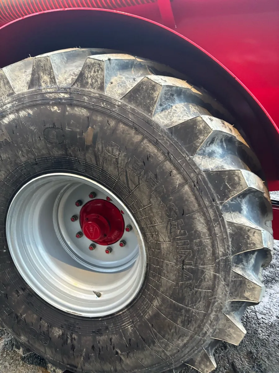 Redrock slurry tanker - Image 4