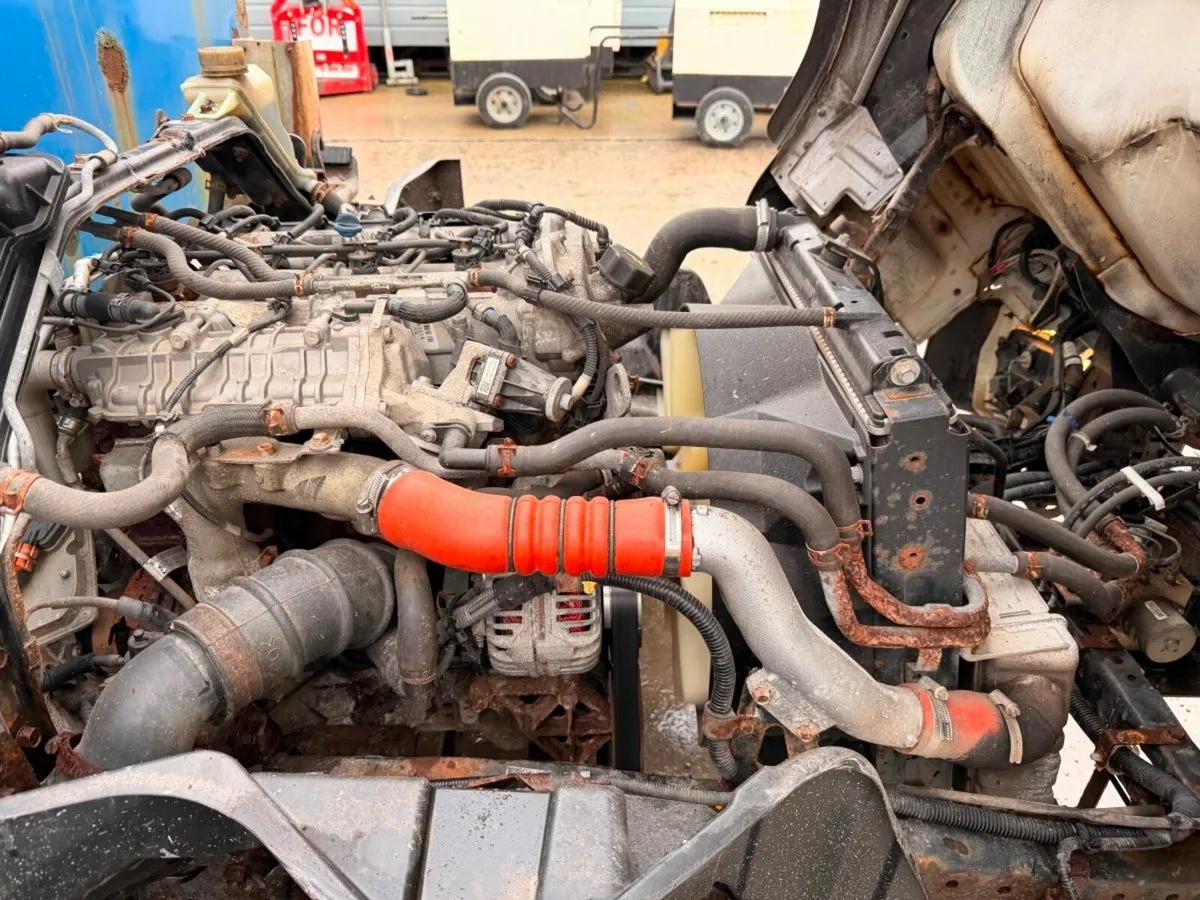 2016 Mitsubishi canter Fuso 3.0 D engine euro 6 - Image 4