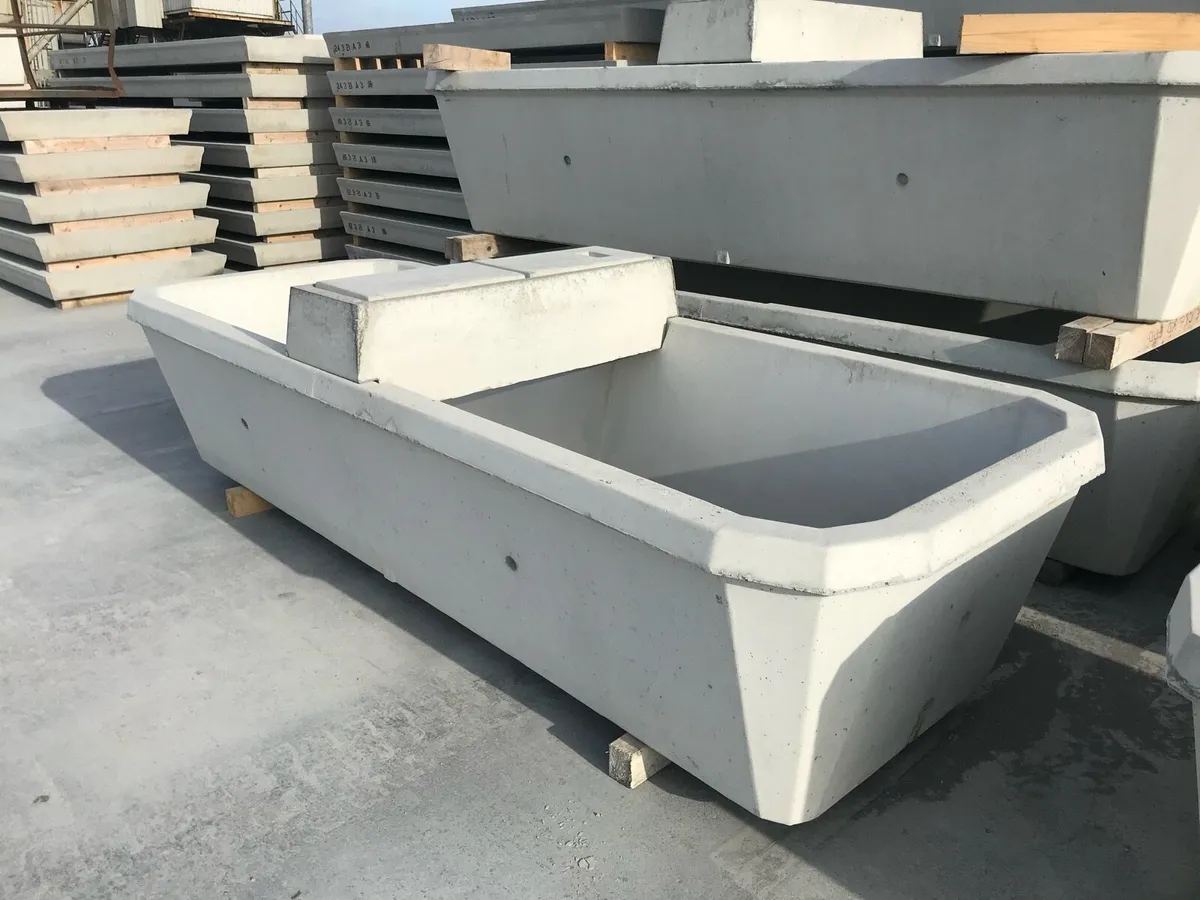 Concrete drinking troughs - Image 4