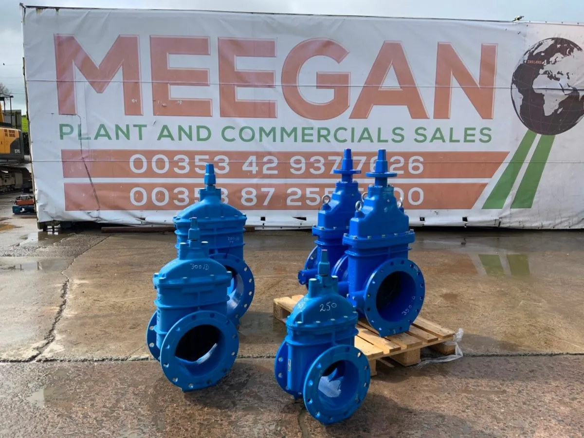 CAST IRON WATERMAIN SLUICE VALVES....1602 - Image 2