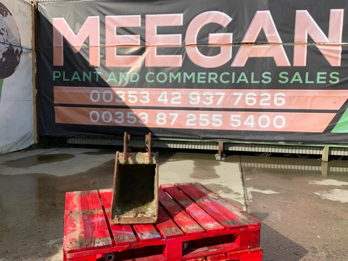 12" MINI DIGGER BUCKET.....30mm PINS.....RHIN. - Image 2