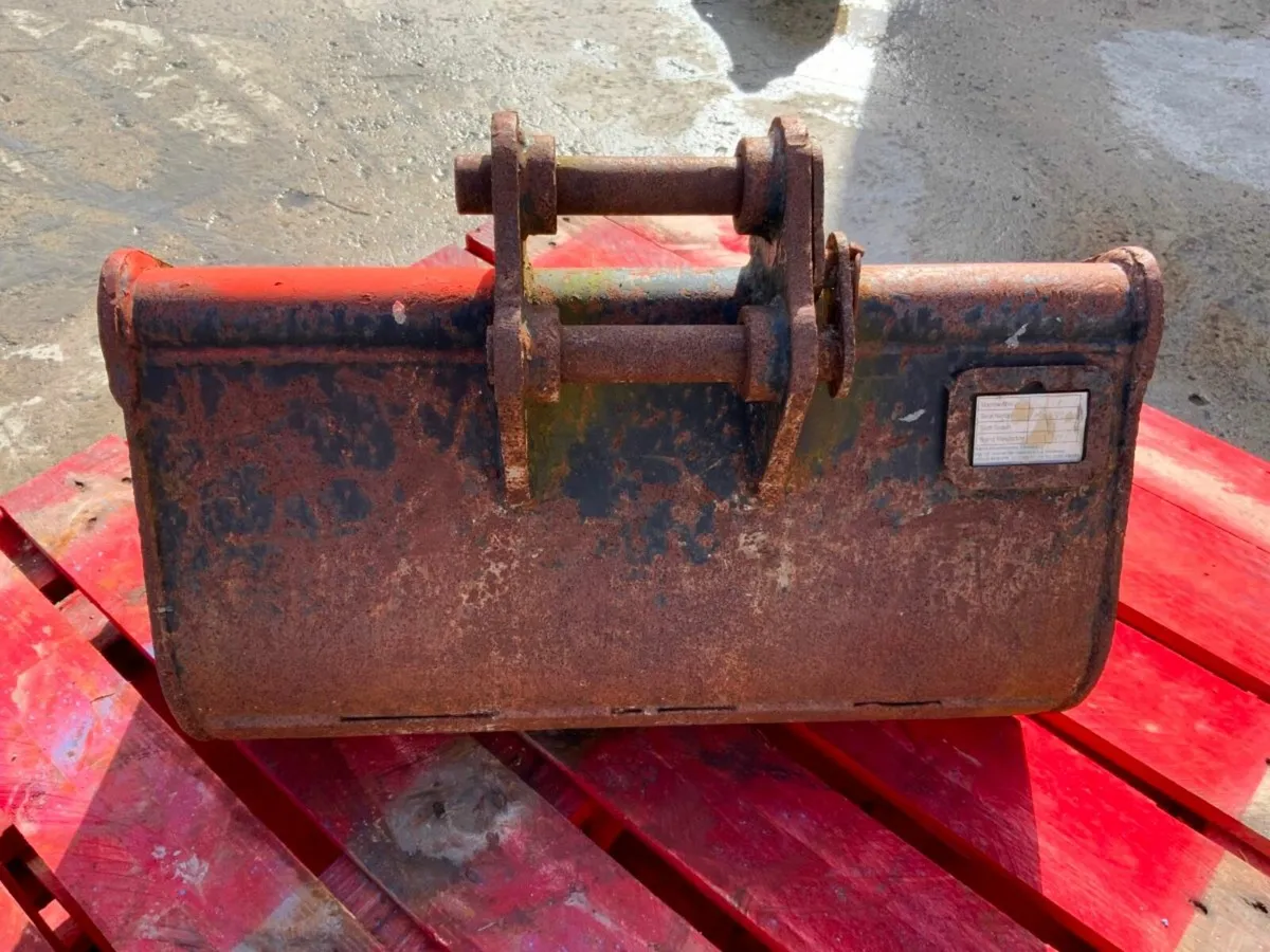 24" TOOTHED BUCKET......30mm PINS.....128. - Image 3