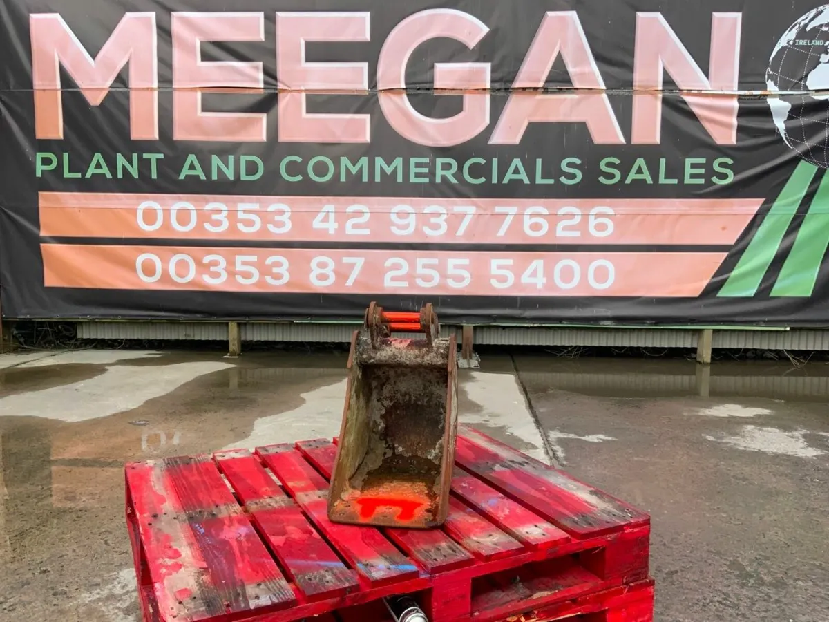 12" MINI DIGGER BUCKET.......30mm.....123. - Image 2