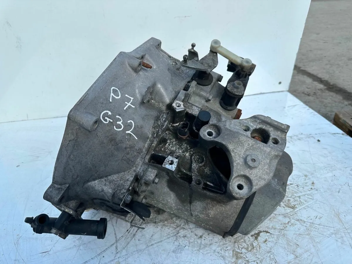 2016 PEUGEOT 208  PETROL GEARBOX .... P7G32 - Image 1