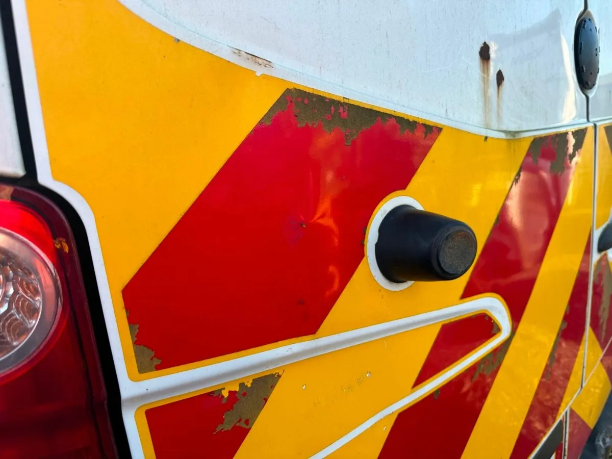 2015 VW CRAFTER / SPRINTER 2 X REAR DOORS - Image 3