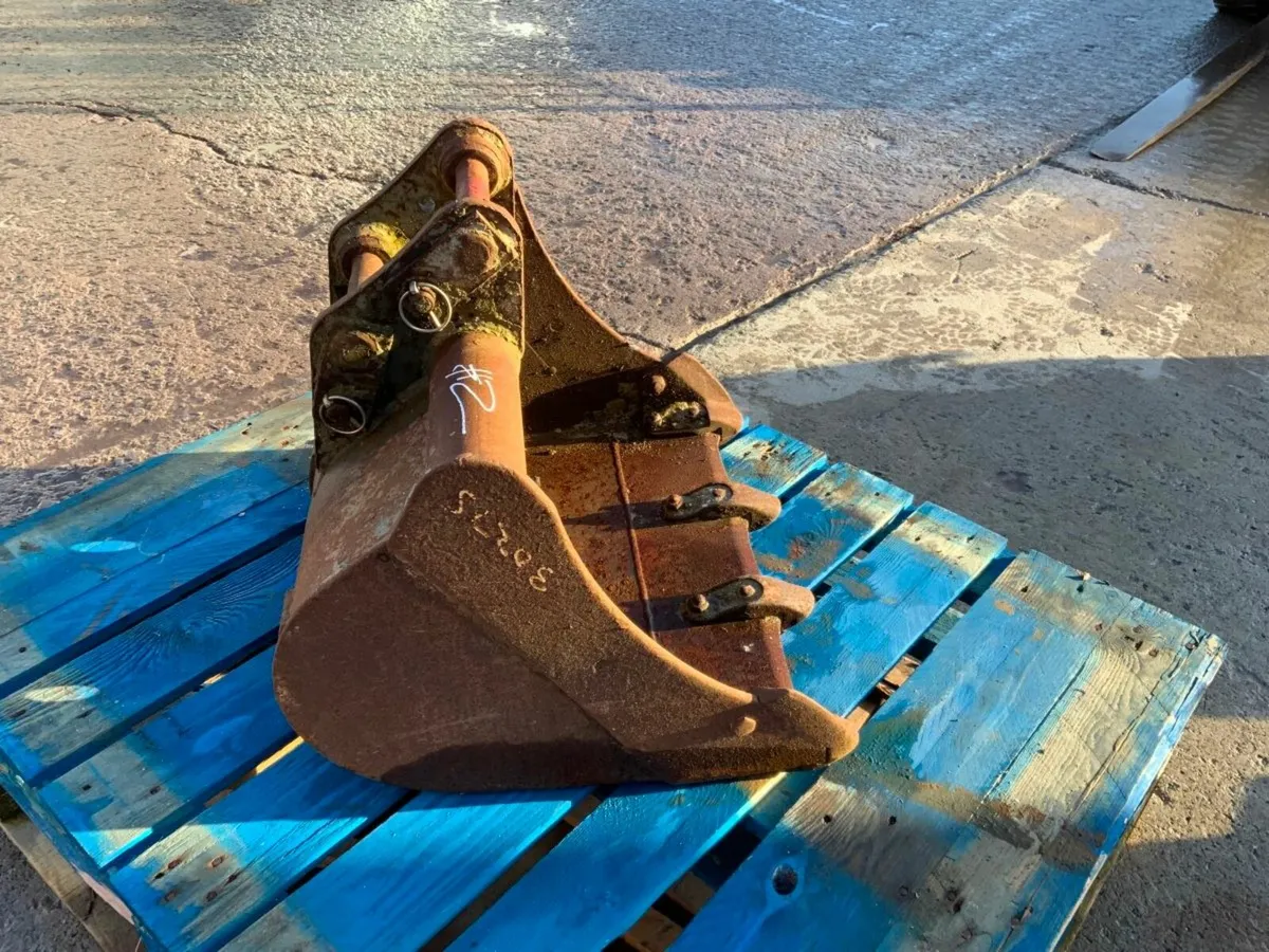 24" MINI DIIGER BUCKET.......30mm PINS....#2 - Image 4