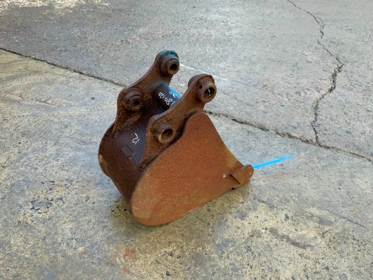 12" MINI DIGGER BUCKET....30mm PINS....180120. - Image 2