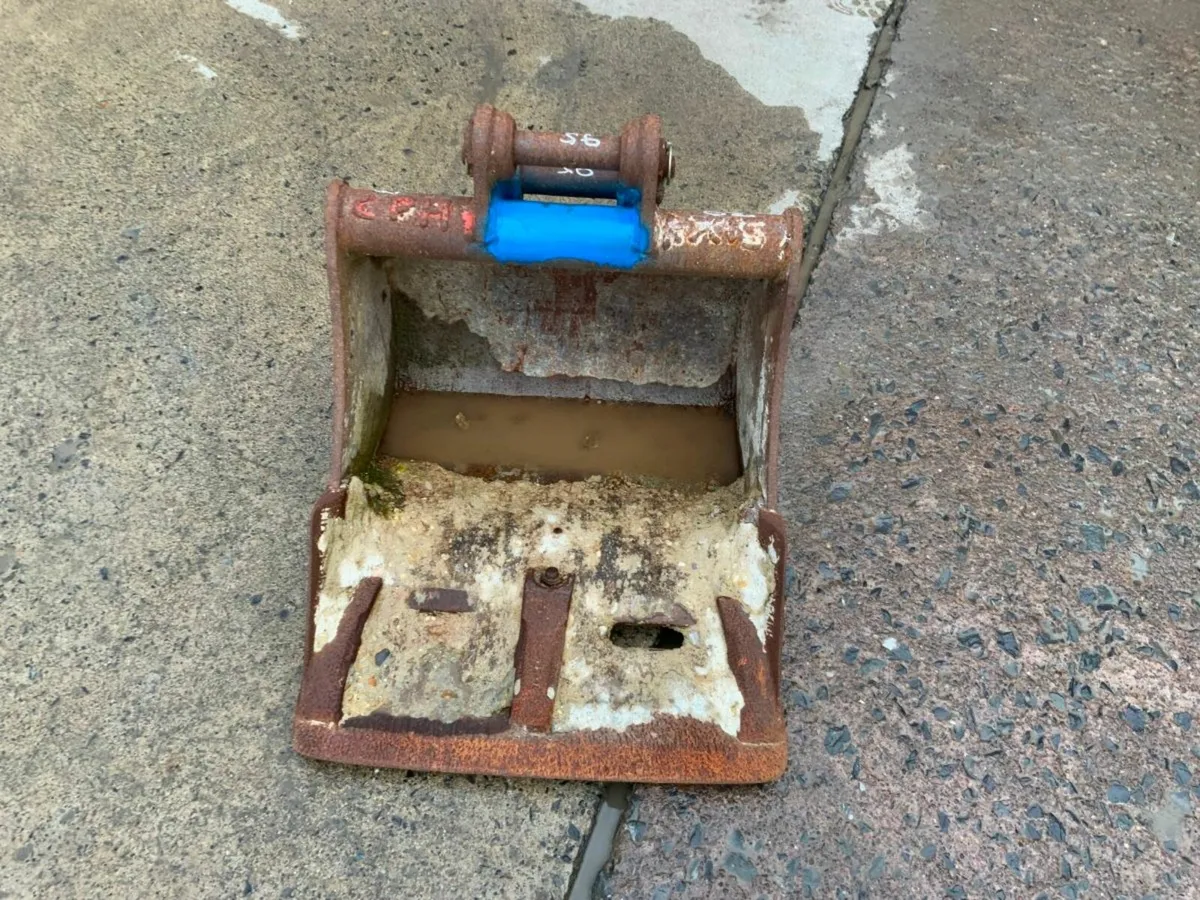 18" MINI DIGGER BUCKET....30mm PINS.......30317 - Image 4