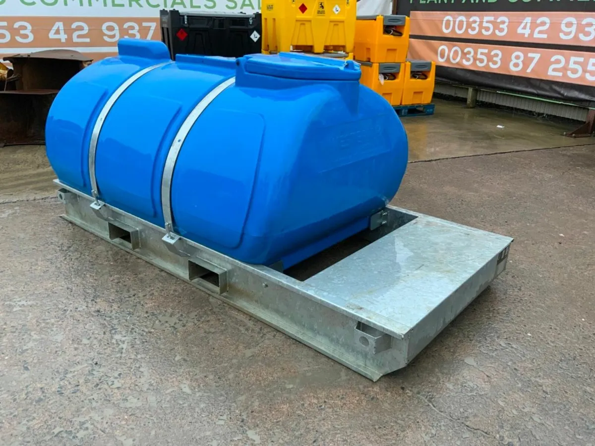 2000lt WESTERN water BOWSER.....GALV SKID......127 - Image 3