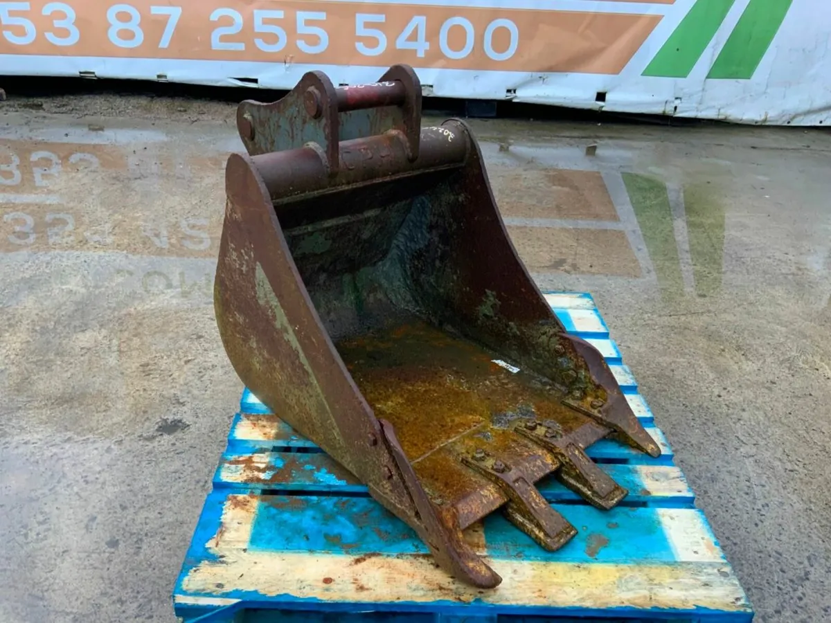 24" DIGGING BUCKET...50mm PINS......1205/24. - Image 1
