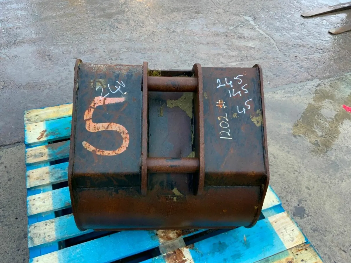 24" SCOOP BUCKET.......45mm PINS.....1202/24 - Image 2