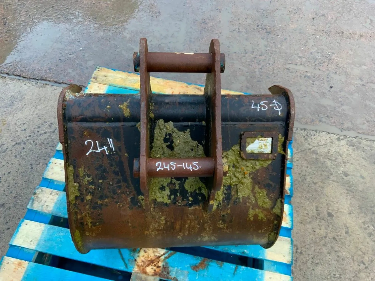 24" CPH  DIGGER BUCKET....45mm PINS.......24CPH. - Image 2