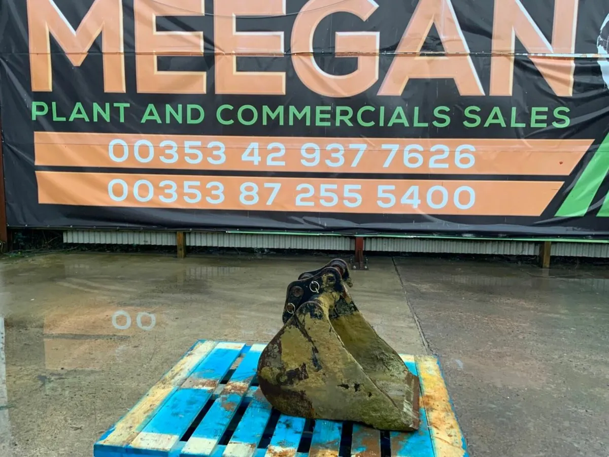 18" KEEN MINI DIGGER BUCKET....30mm PINS...1818.. - Image 1