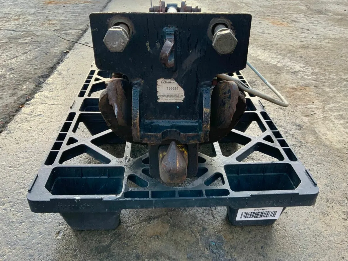 DROMONE / JOHN DEERE PICK UP HITCH........1968. - Image 3