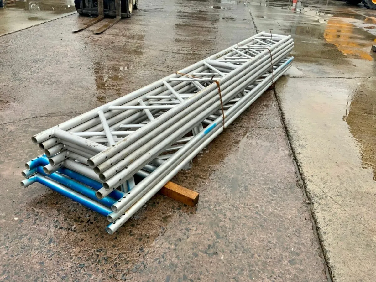 LIGHTWEIGHT ALUMINIUM GIRDER TRUSSES. - Image 1