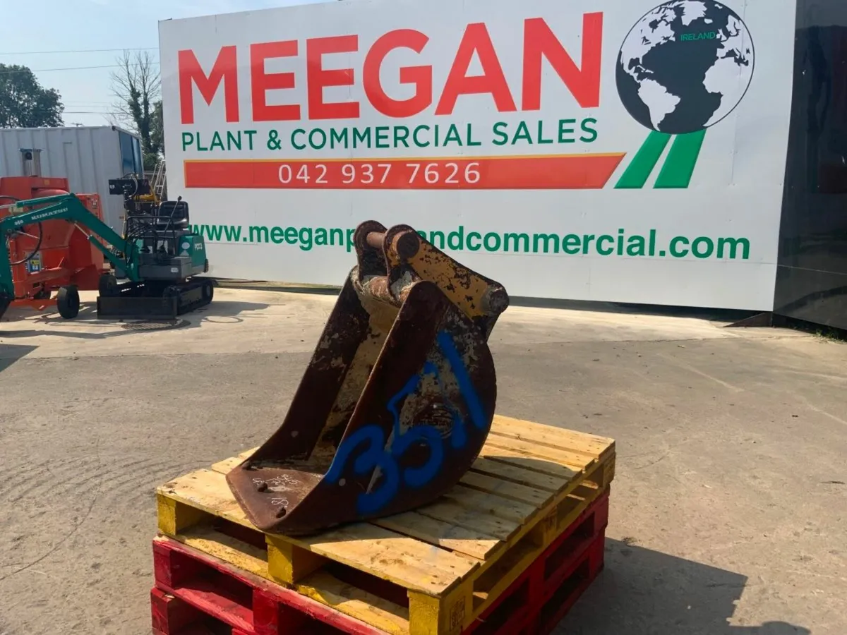 18" STRICKLAND  BUCKET........45mm PINS.........35 - Image 1