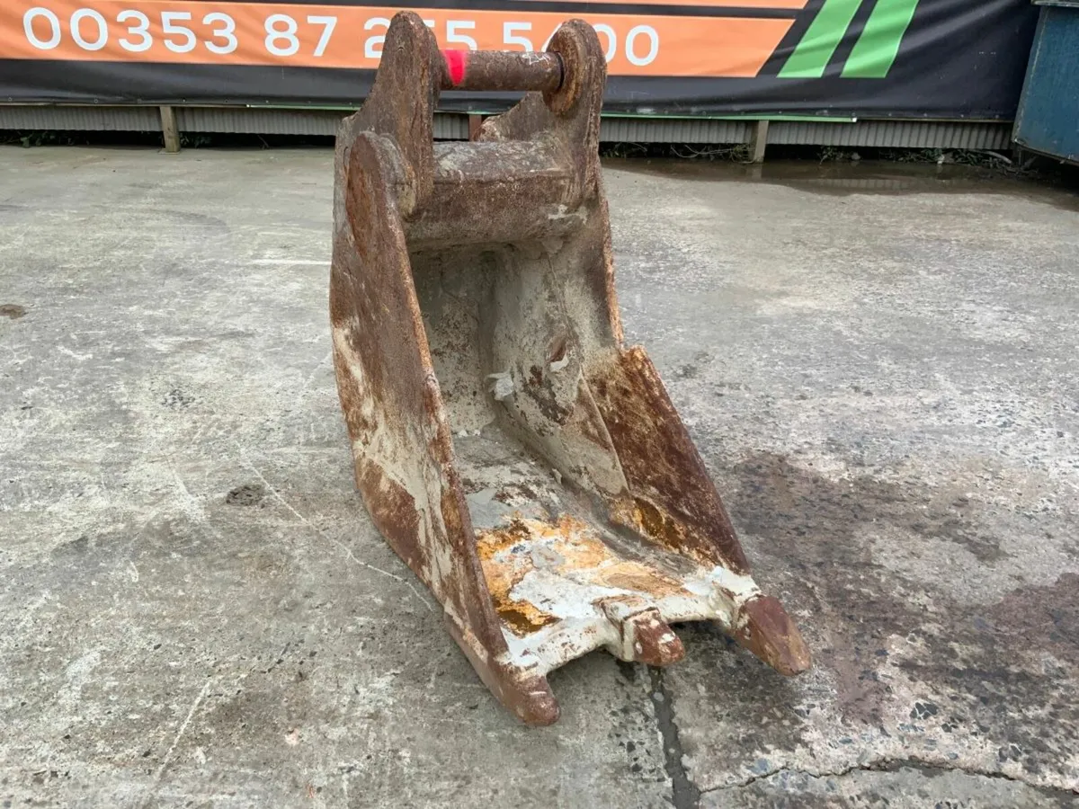 24" DIGGING BUCKET....80mm PINS.....281. - Image 3